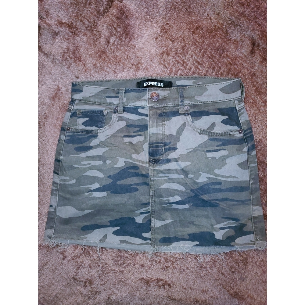 EXPRESS Camo Mini Skirt